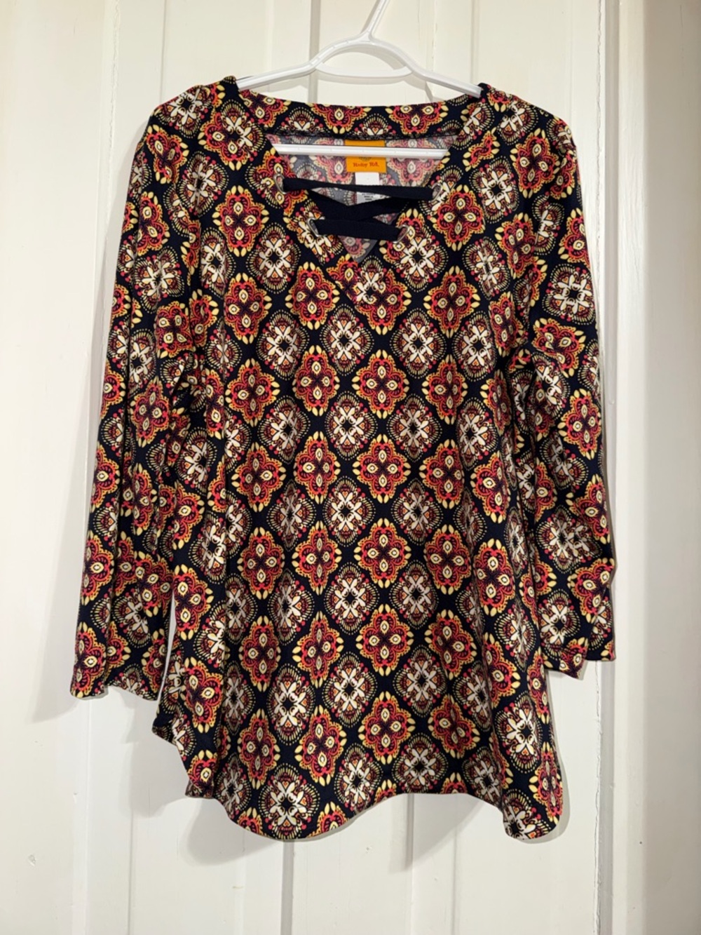 Women's size XL Black‎ Floral Geometric Lace-Up Tunic Top Ruby Red
